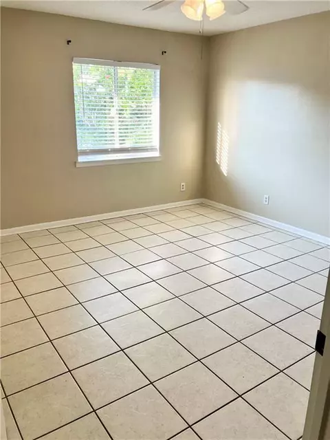 Bedroom - 6527 Old Shell Rd #18, Mobile, AL 36608 photo 3 of 3