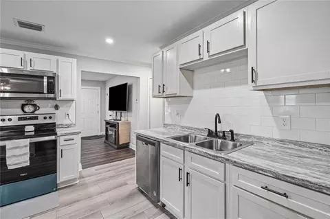 Kitchen - 1508 Phillips Ln, Mobile, AL 36618 photo 1 of 1
