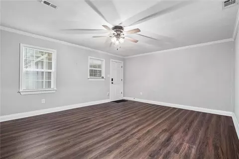 Living - 1508 Phillips Ln, Mobile, AL 36618 photo 2 of 2