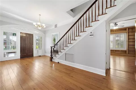 Entry Way - 272 Park Ter, Mobile, AL 36604 photo 6 of 9
