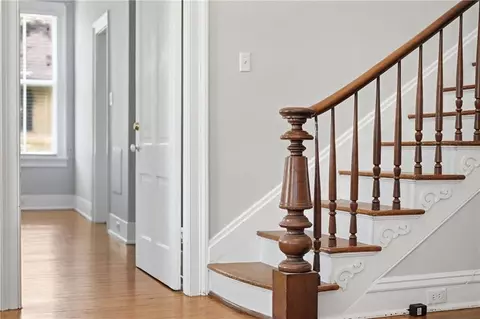 Entry Way - 272 Park Ter, Mobile, AL 36604 photo 7 of 9