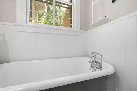 Bath - 272 Park Ter, Mobile, AL 36604 photo 7 of 10