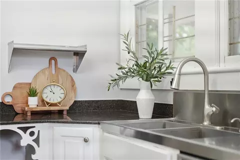Kitchen - 272 Park Ter, Mobile, AL 36604 photo 3 of 3