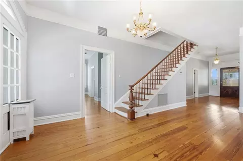 Entry Way - 272 Park Ter, Mobile, AL 36604 photo 3 of 9