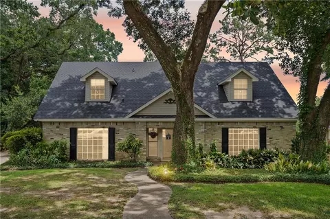 2359 Lantern Ln E, Mobile, AL 36693 photo 2