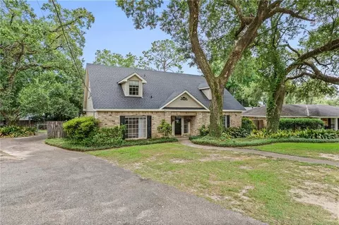 2359 Lantern Ln E, Mobile, AL 36693 photo 3