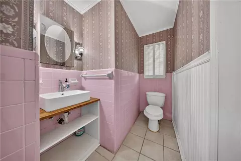 Bath - 5851 Overlook Rd, Mobile, AL 36618 photo 5 of 5