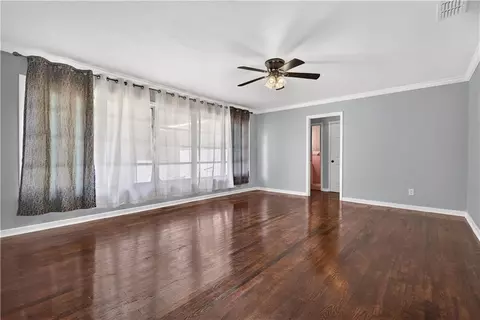Living - 5851 Overlook Rd, Mobile, AL 36618 photo 3 of 6