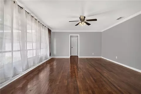 Living - 5851 Overlook Rd, Mobile, AL 36618 photo 4 of 6