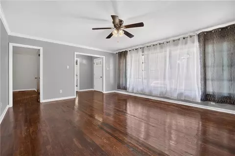 Living - 5851 Overlook Rd, Mobile, AL 36618 photo 5 of 6