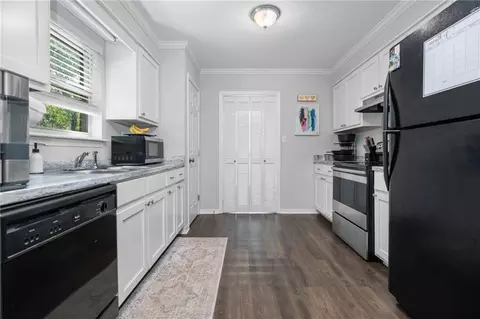 Entry Way - 8280 Milton Rd, Mobile, AL 36695 photo 2 of 2