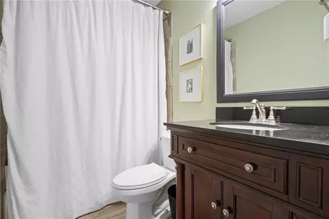 Bath - 8280 Milton Rd, Mobile, AL 36695 photo 1 of 2