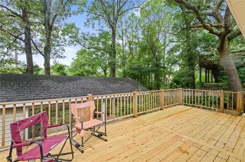 Exterior - 3270 Austin Dr, Mobile, AL 36695 photo 6 of 13