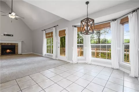 Living - 3270 Austin Dr, Mobile, AL 36695 photo 2 of 7