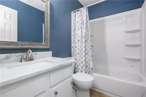 Bath - 3270 Austin Dr, Mobile, AL 36695 photo 3 of 3
