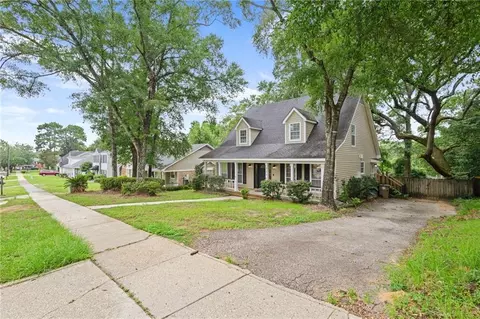 Exterior - 3270 Austin Dr, Mobile, AL 36695 photo 3 of 13