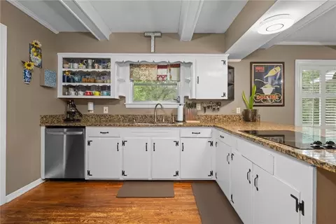 Kitchen - 4012 Sierra Dr, Mobile, AL 36693 photo 1 of 2