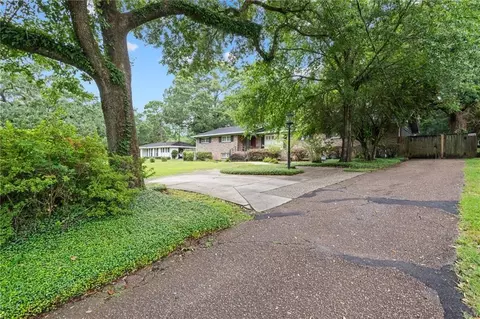 Exterior - 4012 Sierra Dr, Mobile, AL 36693 photo 3 of 12