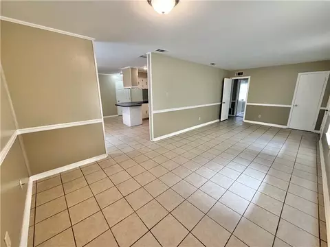 Living - 614 Masterson Ave, Chickasaw, AL 36611 photo 2 of 3