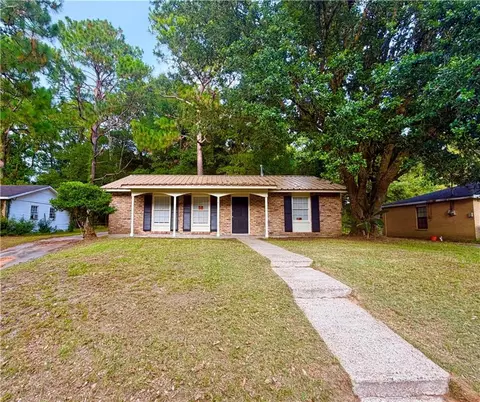 Exterior - 614 Masterson Ave, Chickasaw, AL 36611 photo 1 of 6