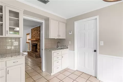 900 Regents Dr E, Mobile, AL 36609 photo 12