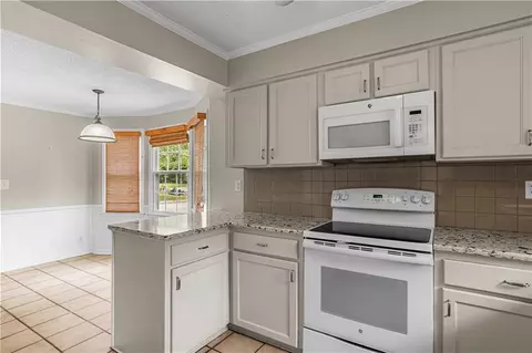 900 Regents Dr E, Mobile, AL 36609 photo 9