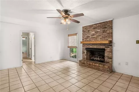 900 Regents Dr E, Mobile, AL 36609 photo 17