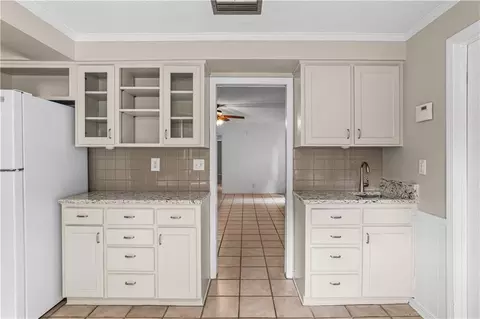 900 Regents Dr E, Mobile, AL 36609 photo 11