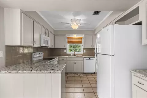 900 Regents Dr E, Mobile, AL 36609 photo 8