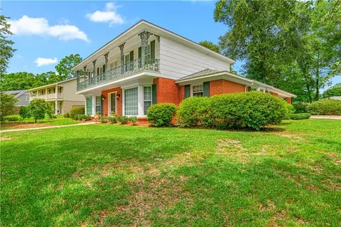 900 Regents Dr E, Mobile, AL 36609 photo 3