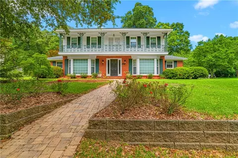 900 Regents Dr E, Mobile, AL 36609 photo 2
