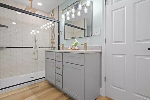 Bath - 4312 Michael Blvd, Mobile, AL 36609 photo 4 of 9