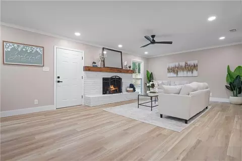 Living - 4312 Michael Blvd, Mobile, AL 36609 photo 3 of 4