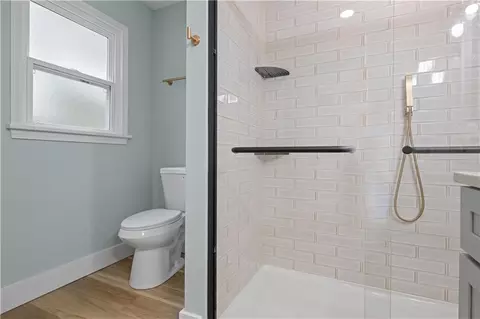 Bath - 4312 Michael Blvd, Mobile, AL 36609 photo 3 of 9