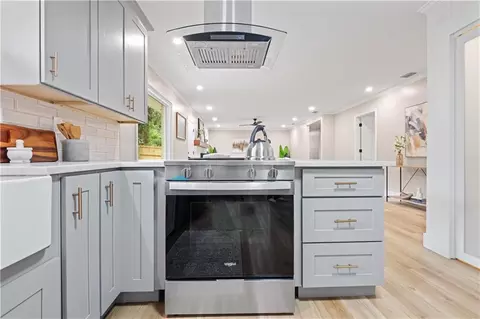 Kitchen - 4312 Michael Blvd, Mobile, AL 36609 photo 2 of 3