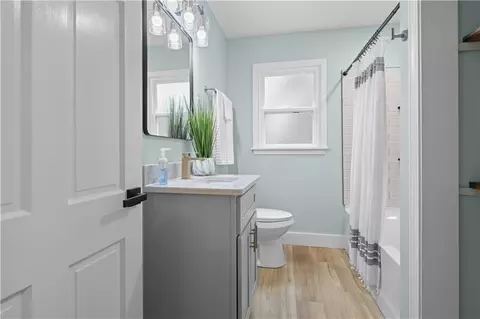 Bath - 4312 Michael Blvd, Mobile, AL 36609 photo 8 of 9