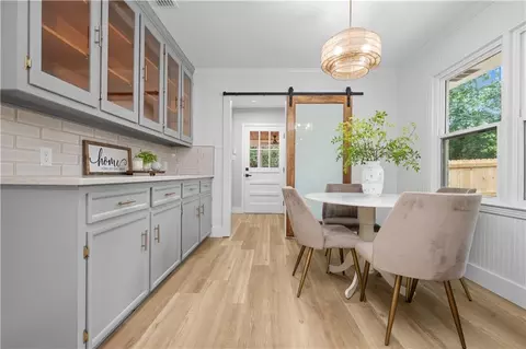 Dining - 4312 Michael Blvd, Mobile, AL 36609 photo 3 of 4