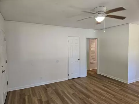Living - 5675 Renn St, Mobile, AL 36618 photo 2 of 3