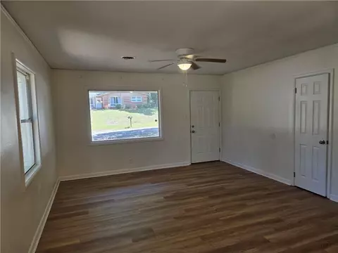 Living - 5675 Renn St, Mobile, AL 36618 photo 1 of 3