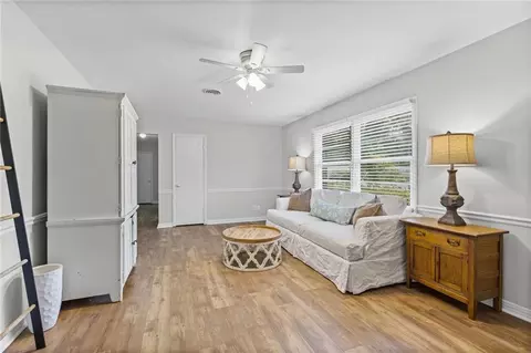 Living - 150 Cosgrove Dr, Mobile, AL 36608 photo 2 of 4