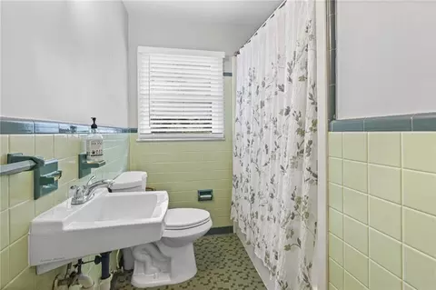 Bath - 150 Cosgrove Dr, Mobile, AL 36608 photo 1 of 2
