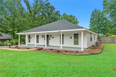 Exterior - 8210 Junior Rd, Mobile, AL 36695 photo 8 of 17