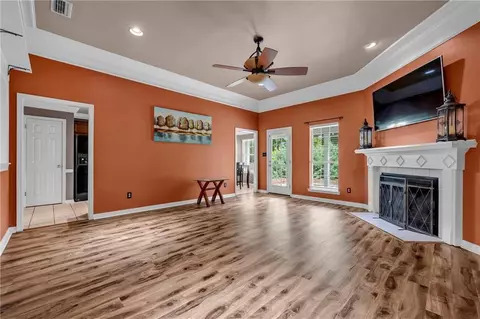 Living - 8210 Junior Rd, Mobile, AL 36695 photo 4 of 4
