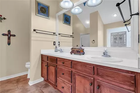 Bath - 8210 Junior Rd, Mobile, AL 36695 photo 2 of 3