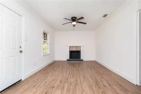Living - 2653 Ralston Rd, Mobile, AL 36606 photo 5 of 15