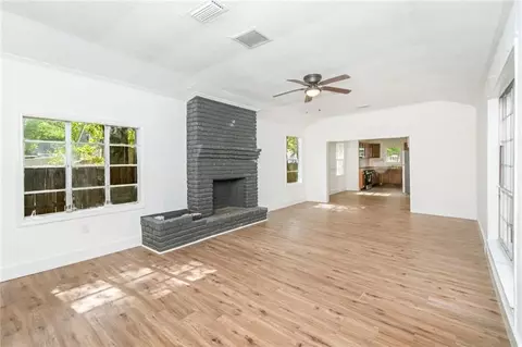 Living - 2653 Ralston Rd, Mobile, AL 36606 photo 12 of 15