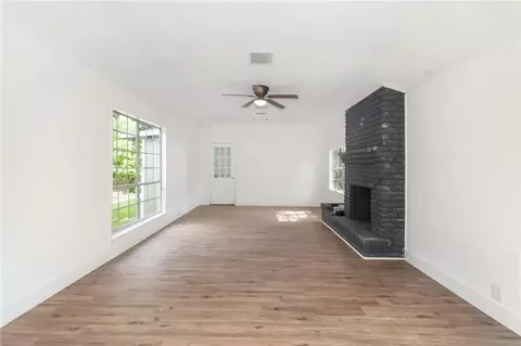 Living - 2653 Ralston Rd, Mobile, AL 36606 photo 14 of 15