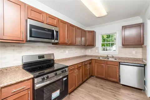 Kitchen - 2653 Ralston Rd, Mobile, AL 36606 photo 2 of 3