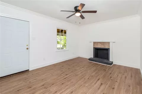 Living - 2653 Ralston Rd, Mobile, AL 36606 photo 4 of 15