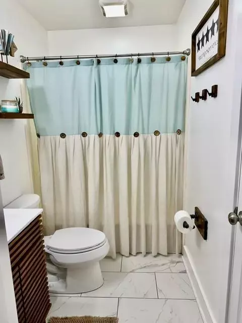 Bath - 15490 Green Dr, Coden, AL 36523 photo 1 of 7